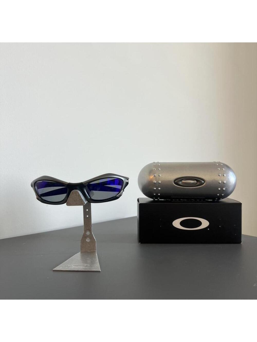 Oakley Men's Silver and Black Sunglass